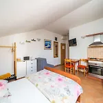 Apartman Senjo - With Balcony And Garden View 5 Cavtat