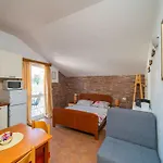 Apartman Senjo - With Balcony And Garden View 5 *