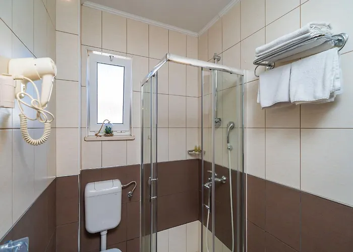 Senjo - With Balcony And Garden View 5 Apartament Cavtat